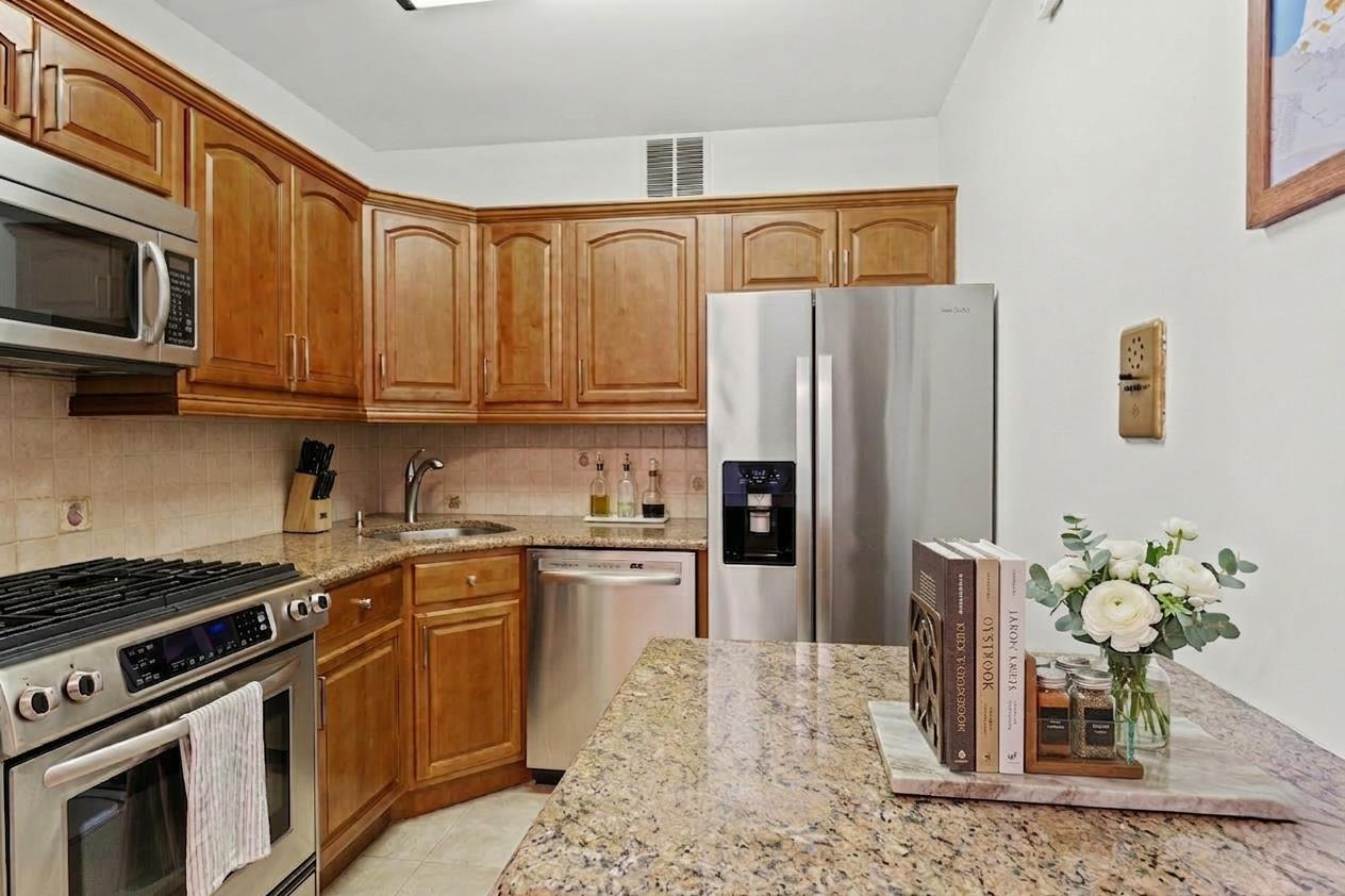 300 East 40th Street Murray Hill New York NY 10016