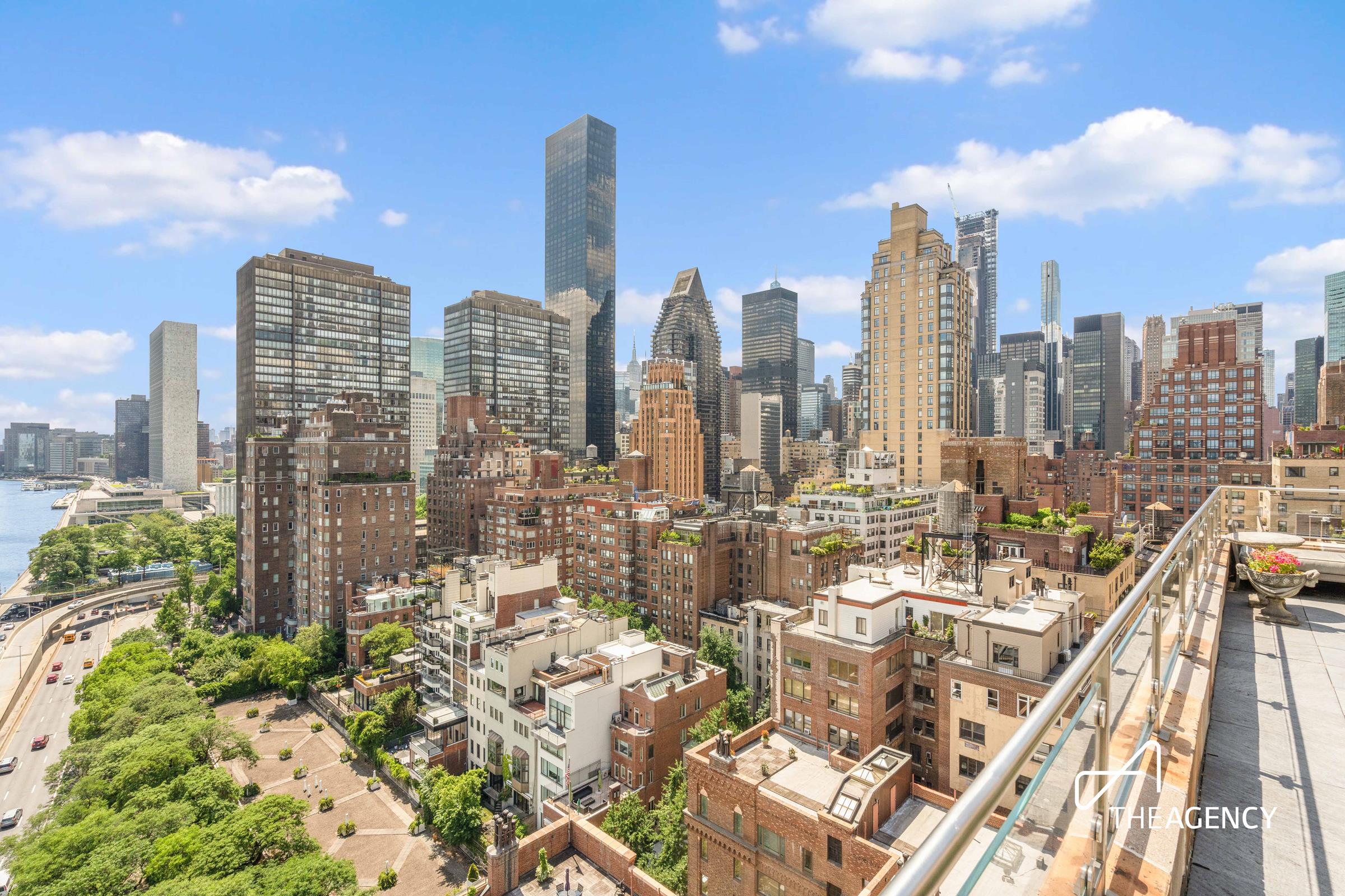 450 E 52nd Street, #PH