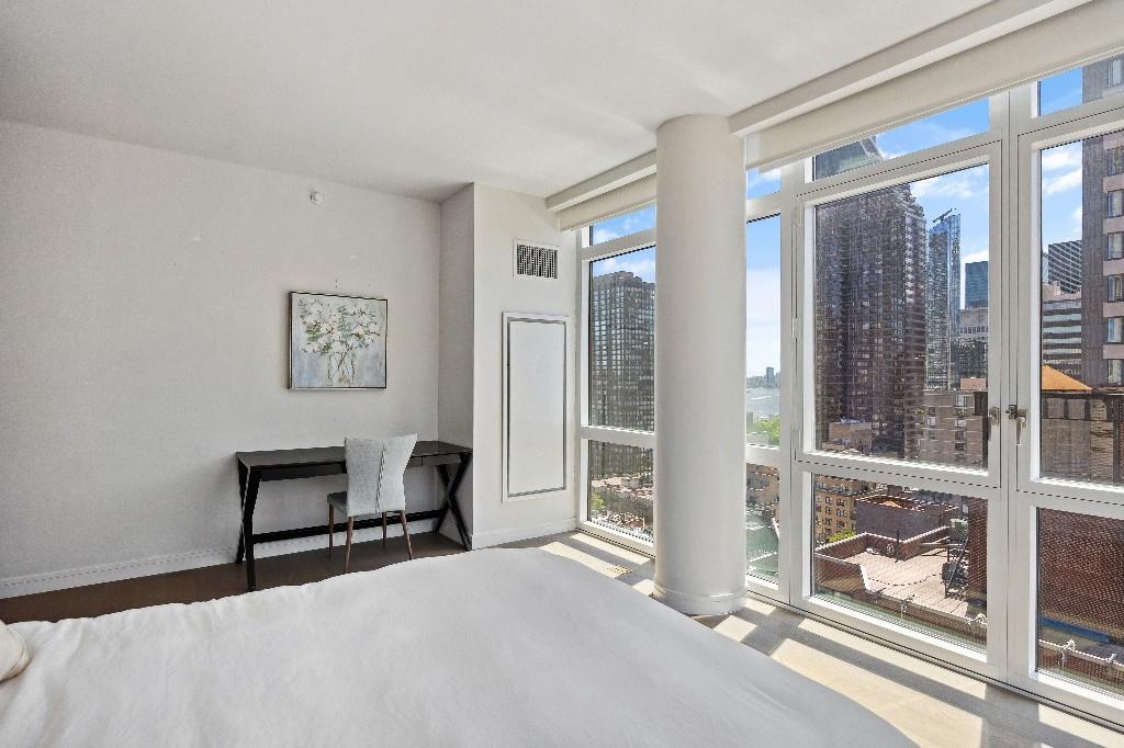 305 East 51st Street Turtle Bay New York NY 10022