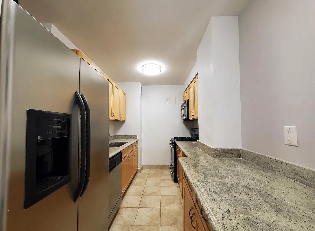 301 East 47th Street 15-H Turtle Bay New York NY 10017