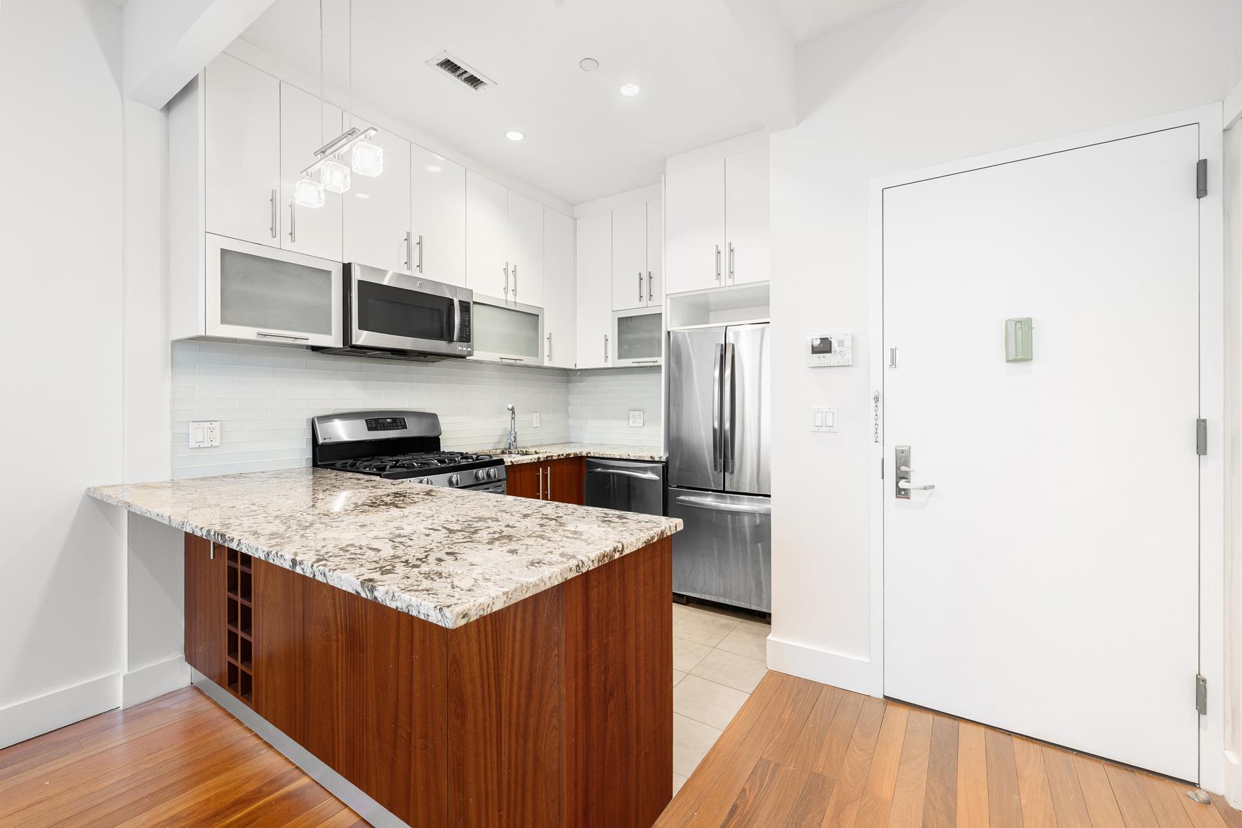 41-18 27th Street 8A Long Island City Queens NY 11101