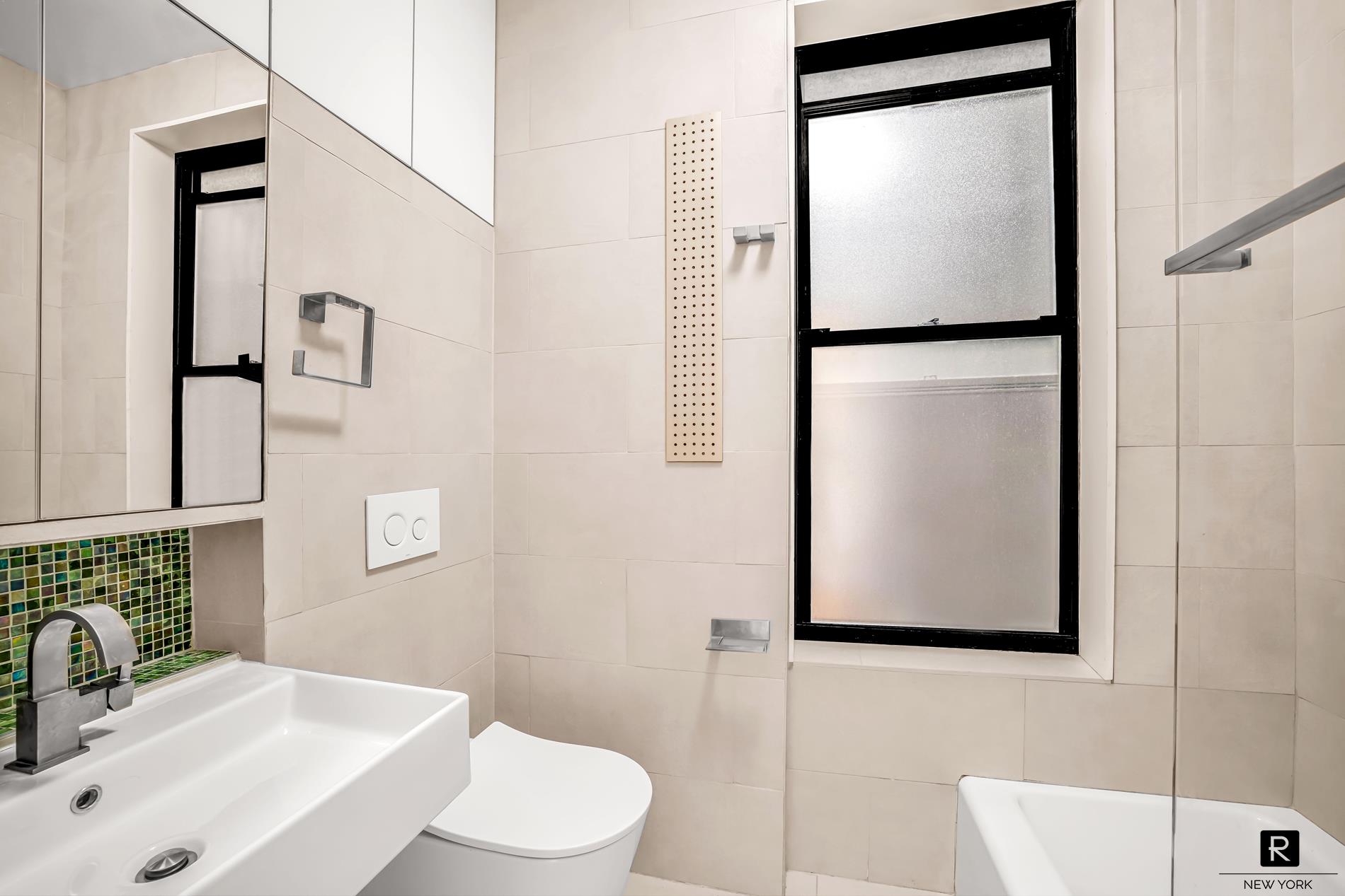 131 Thompson Street Soho New York NY 10012