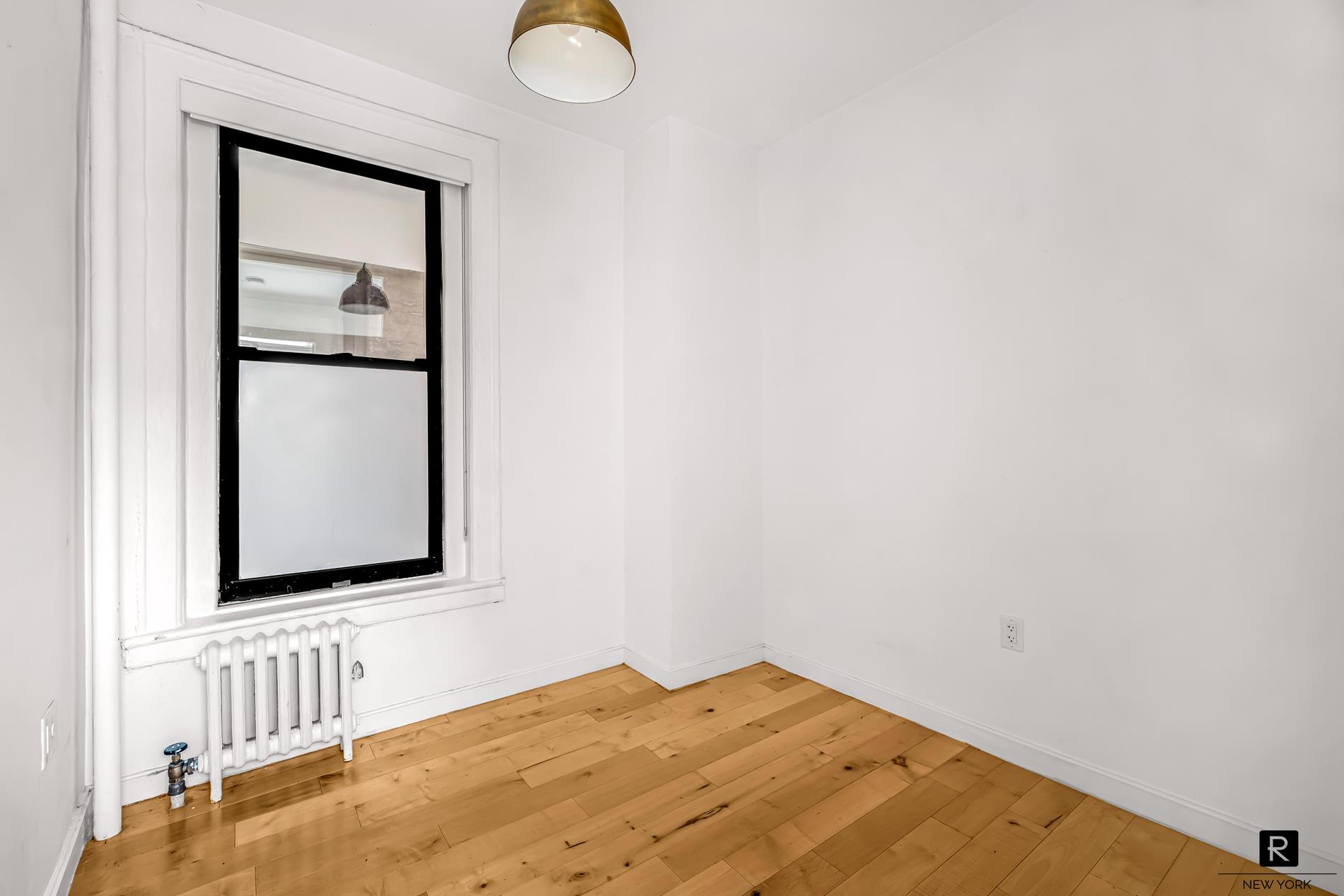 131 Thompson Street Soho New York NY 10012