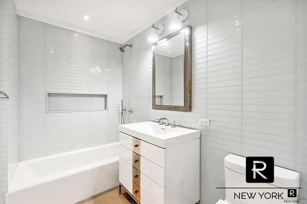 212 Warren Street Battery Park City New York NY 10282