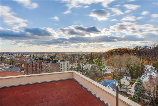 116-11 Curzon Road Kew Gardens Queens NY 11418