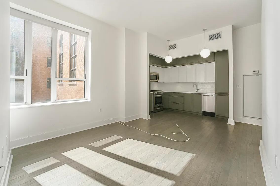 416 West 52nd Street 324 Clinton New York NY 10019