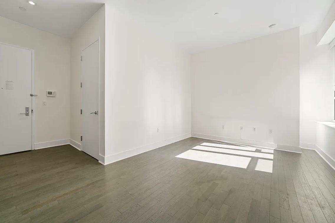 416 West 52nd Street 324 Clinton New York NY 10019