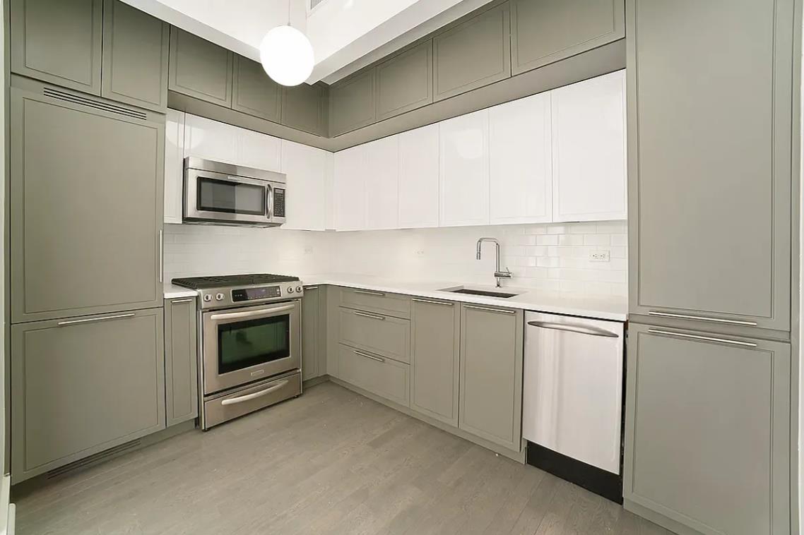 416 West 52nd Street 324 Clinton New York NY 10019