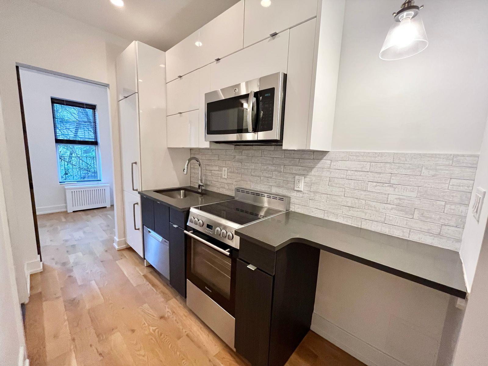 228 East 6th Street 15 E. Greenwich Village New York NY 10003