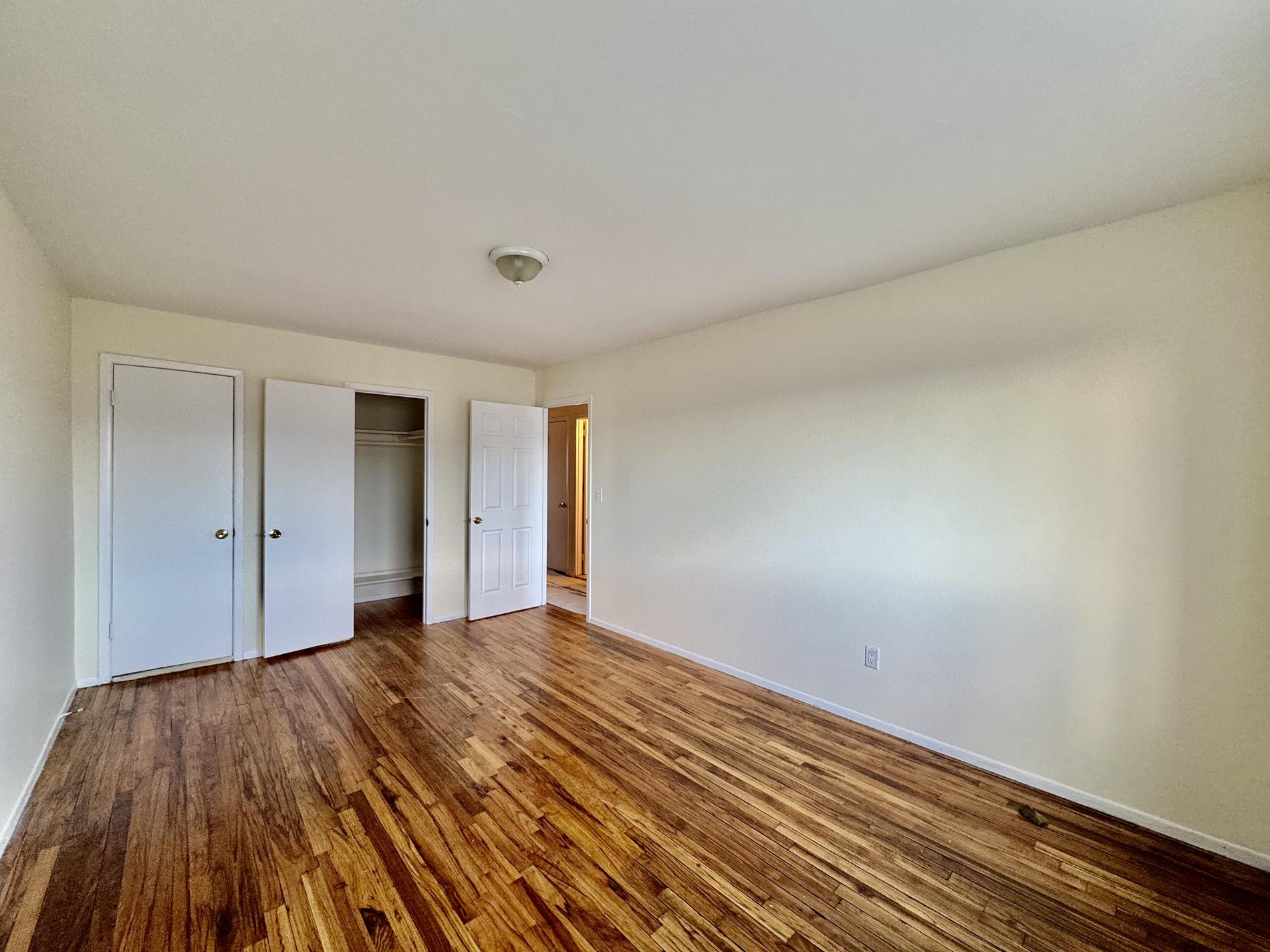 22-35 38th Street 3 Steinway-Ditmars Queens NY 11105