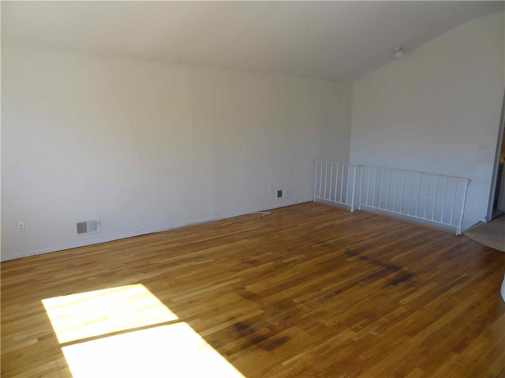 423 Klondike Avenue New Springville Staten Island NY 10314 R New York