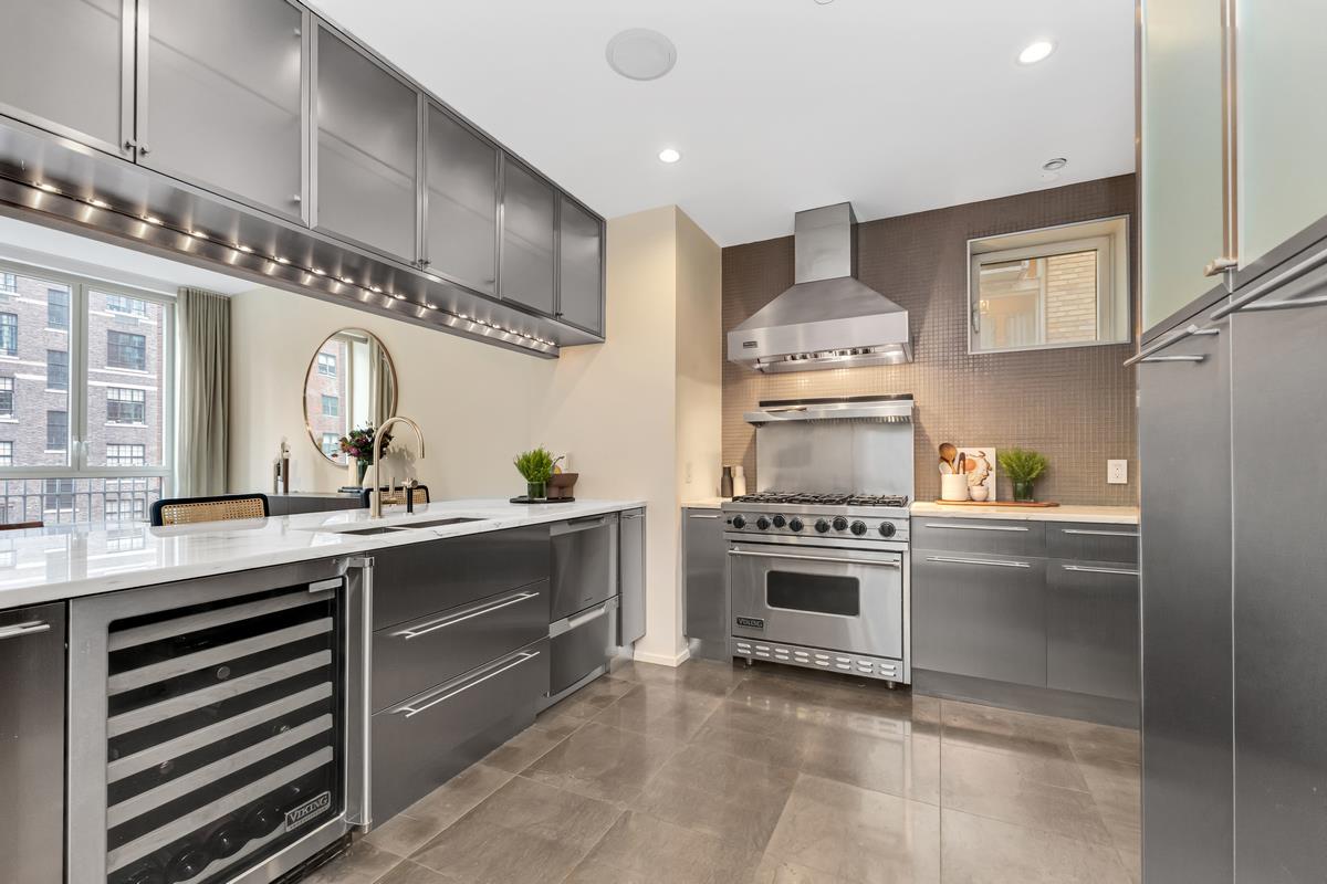 330 East 72nd Street Upper East Side New York NY 10021