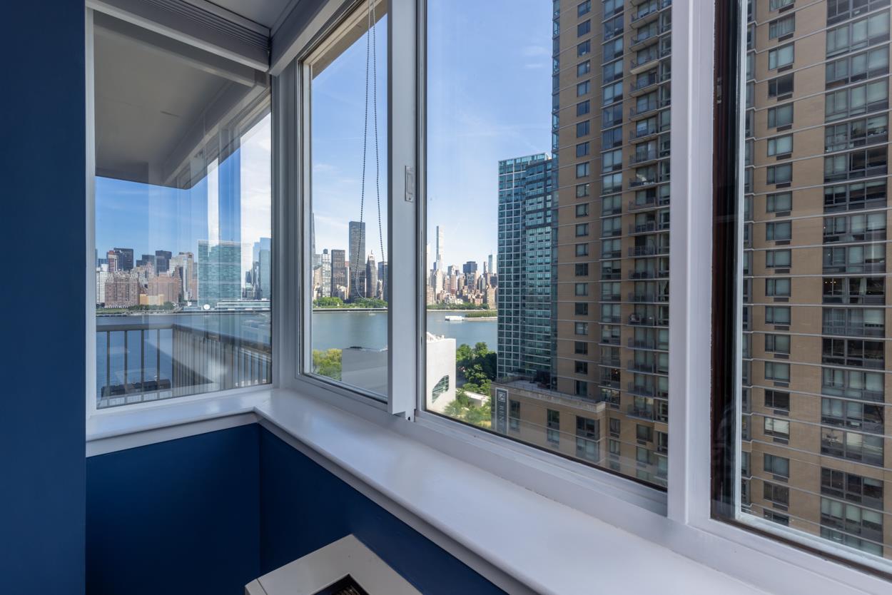 4-74 48th Avenue 15-E Hunters Point Queens NY 11109