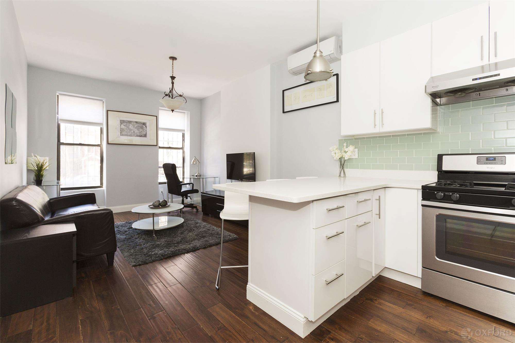 http://www.olr.com/Pictures/Interior_Photo/1623159_int_photo147006634.jpg