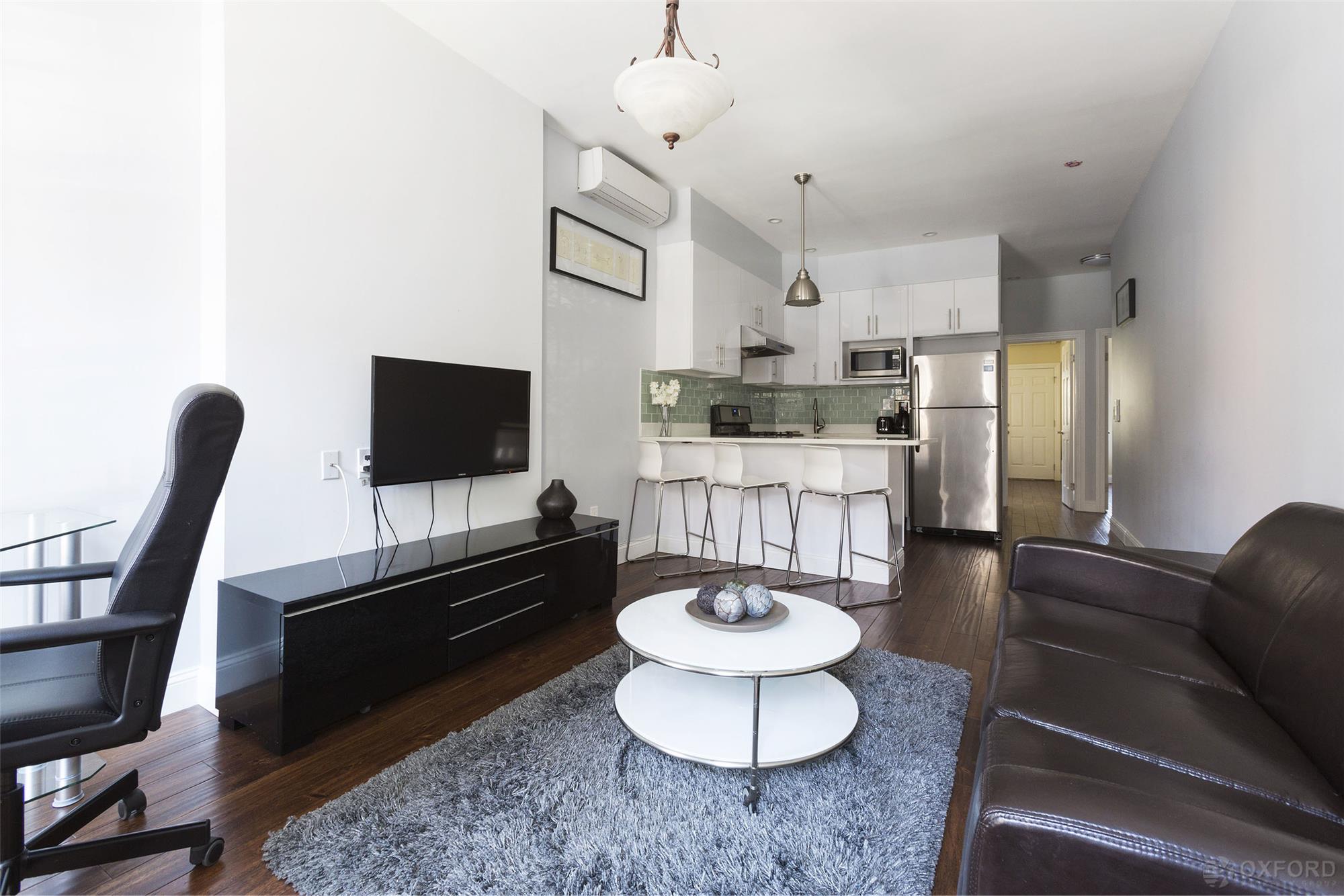 http://www.olr.com/Pictures/Interior_Photo/1623159_int_photo147006635.jpg