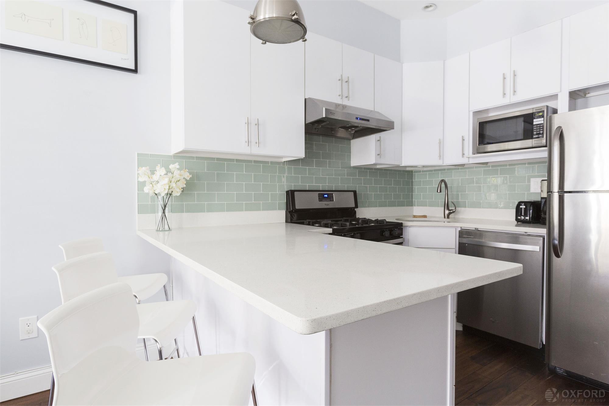 http://www.olr.com/Pictures/Interior_Photo/1623159_int_photo147006636.jpg
