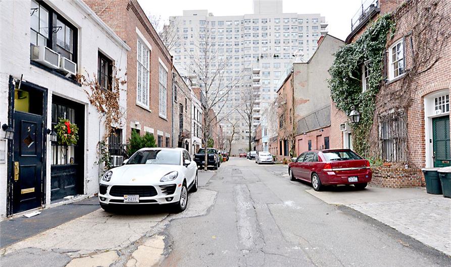 1 MacDougal Alley 1 Greenwich Village New York NY 10011
