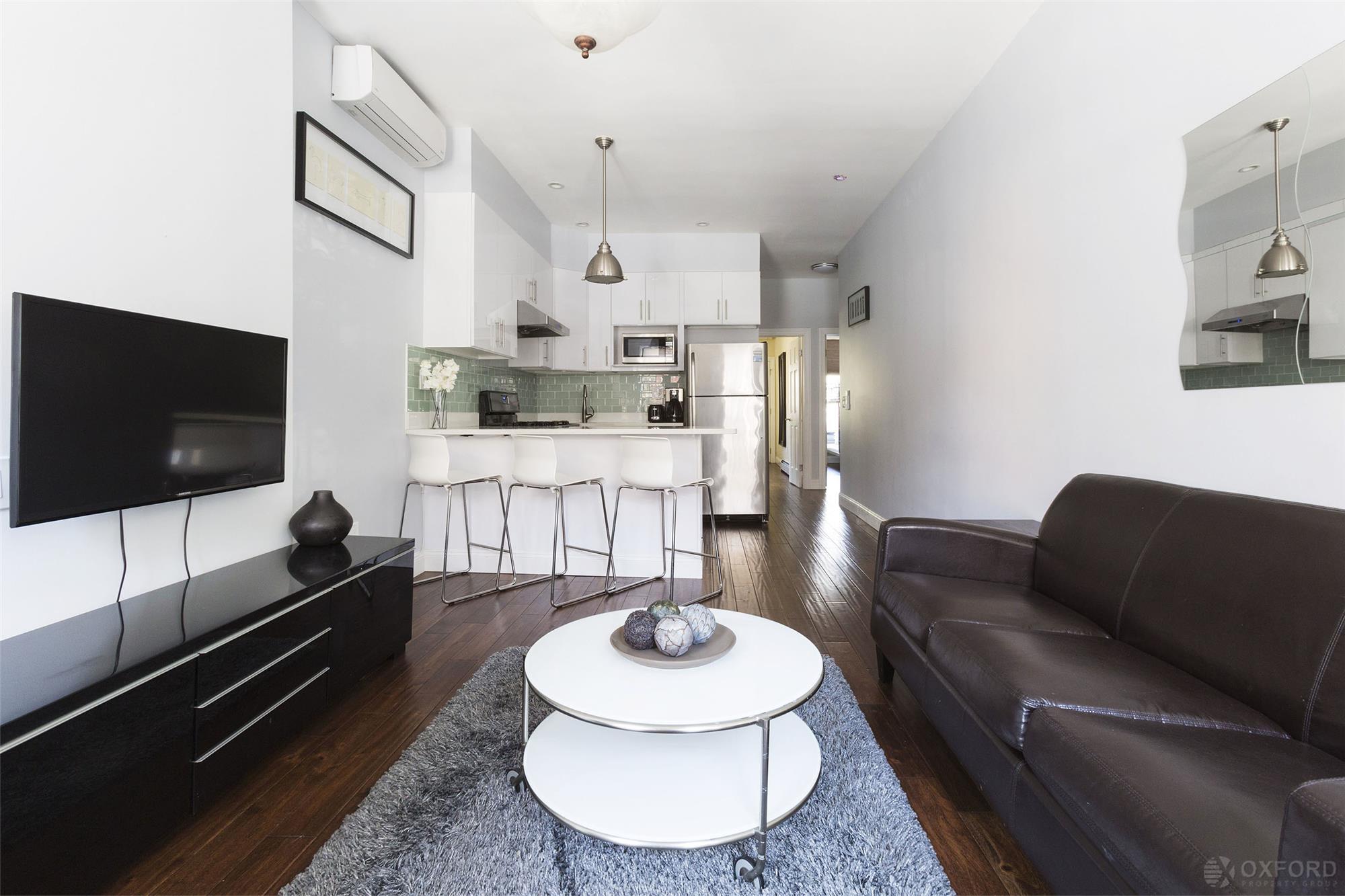 http://www.olr.com/Pictures/Interior_Photo/1635500_int_photo147368526.jpg