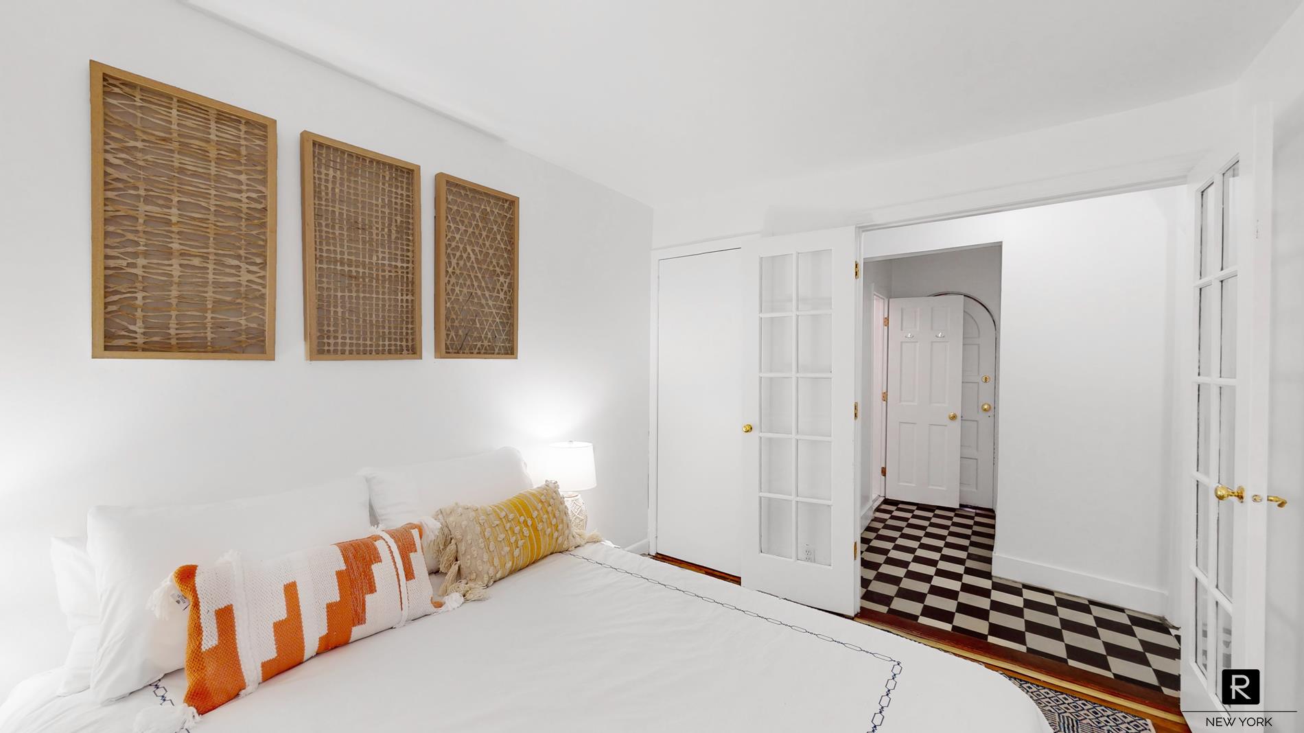 31 West 10th Street Greenwich Village New York NY 10011