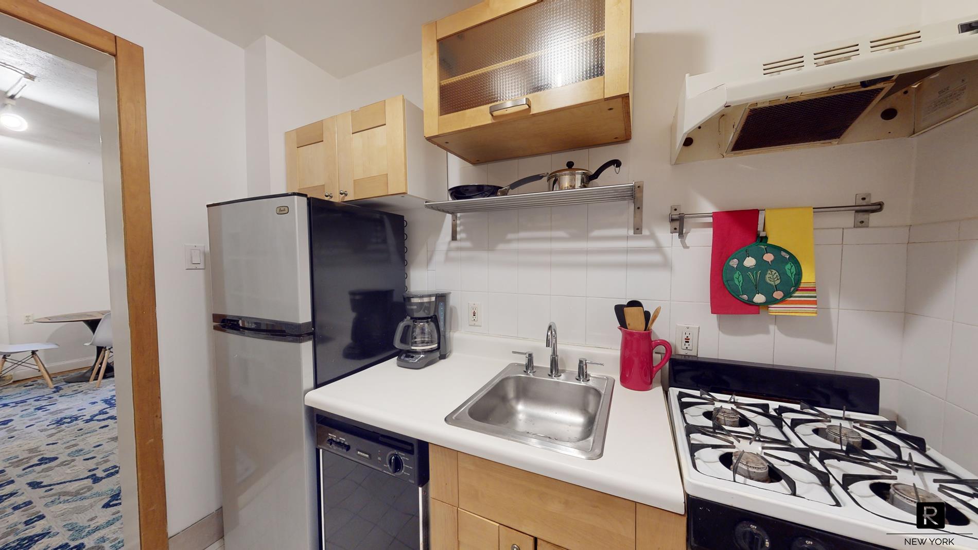 31 West 10th Street Greenwich Village New York NY 10011