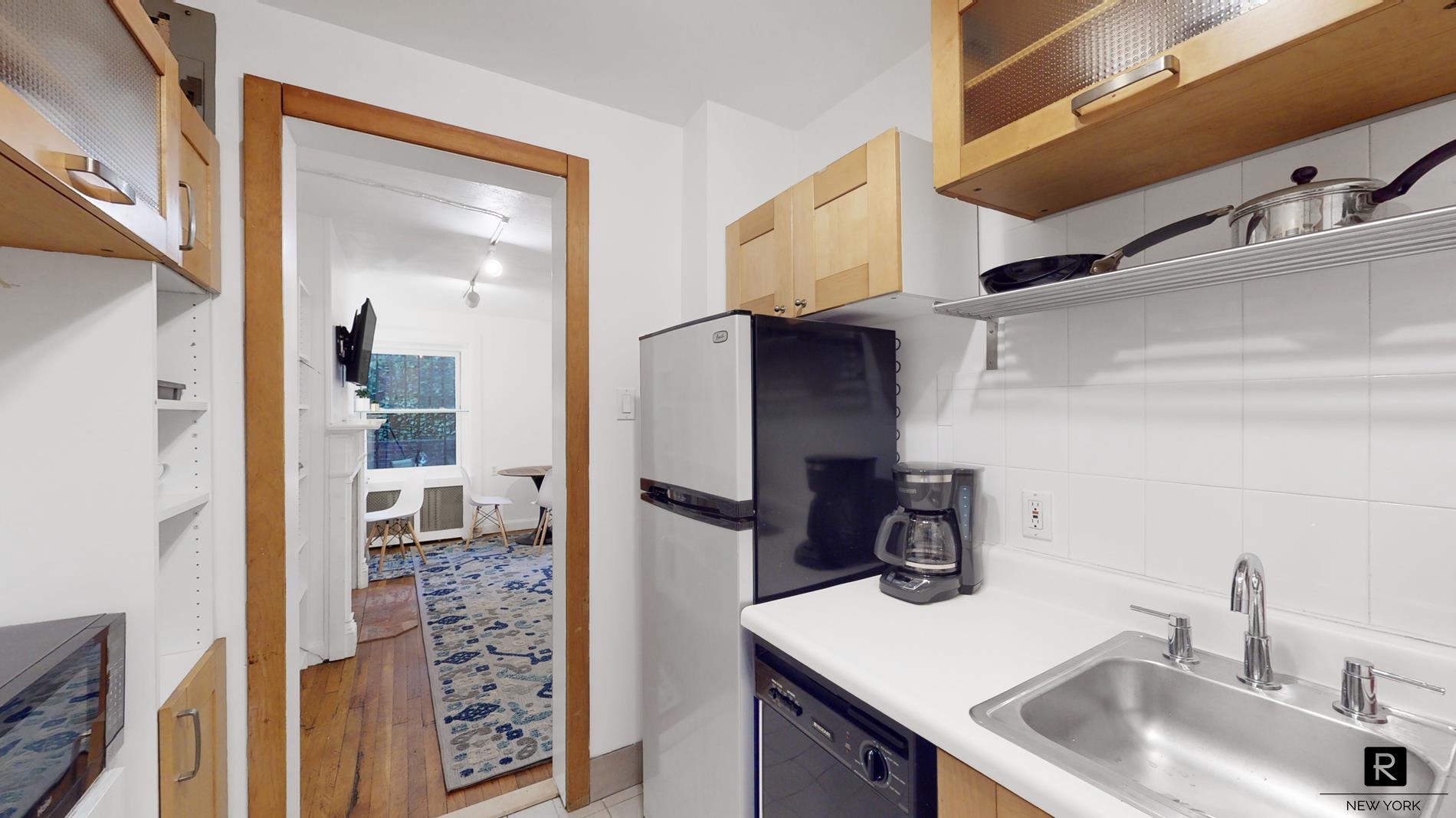 31 West 10th Street Greenwich Village New York NY 10011