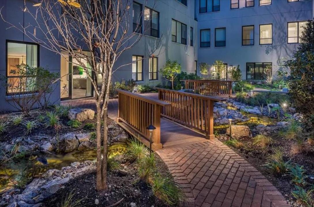 416 West 52nd Street 500 Clinton New York NY 10019