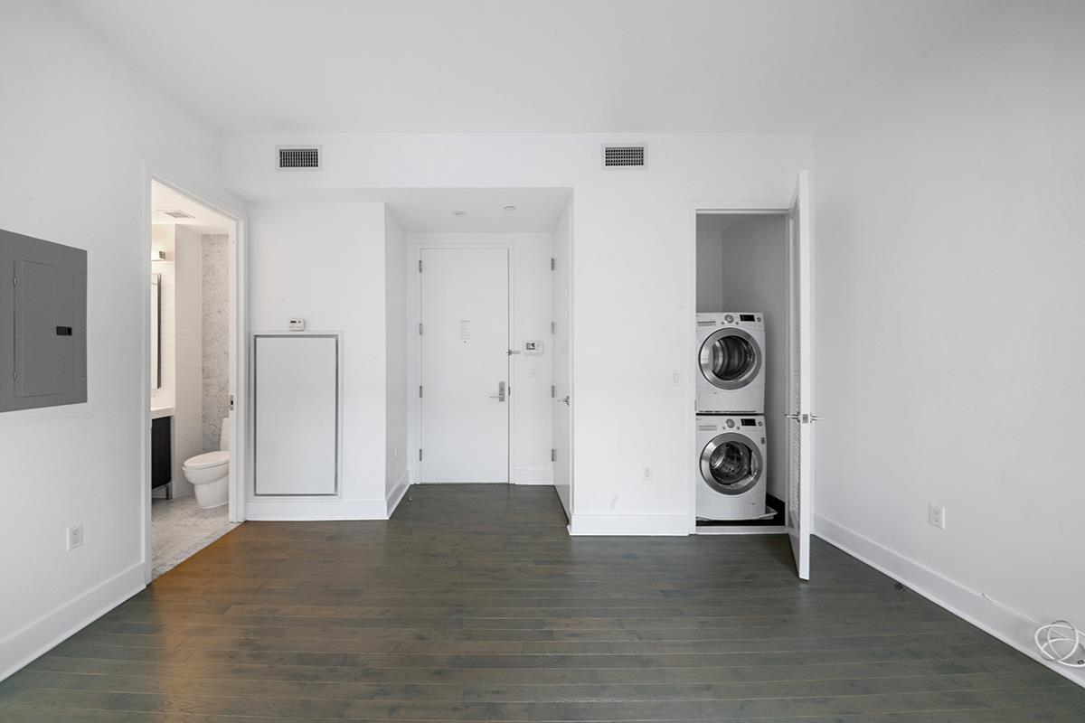 416 West 52nd Street 500 Clinton New York NY 10019