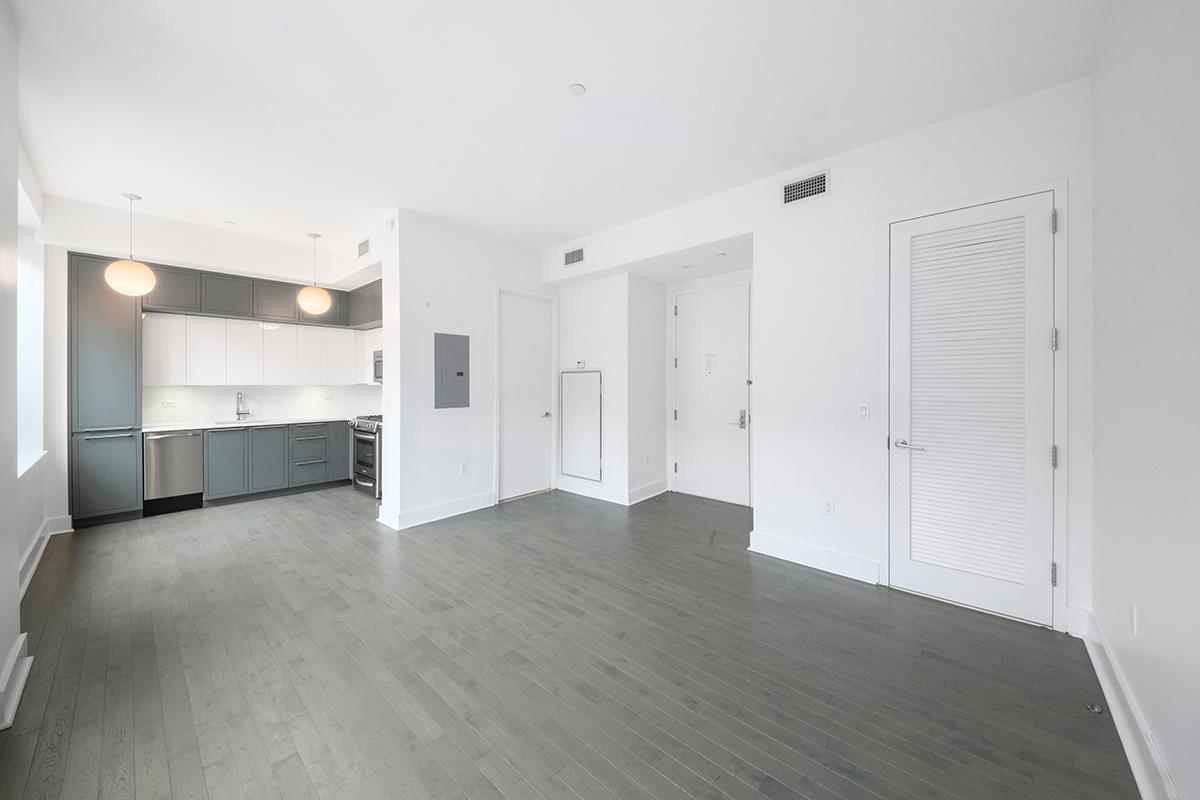 416 West 52nd Street 500 Clinton New York NY 10019