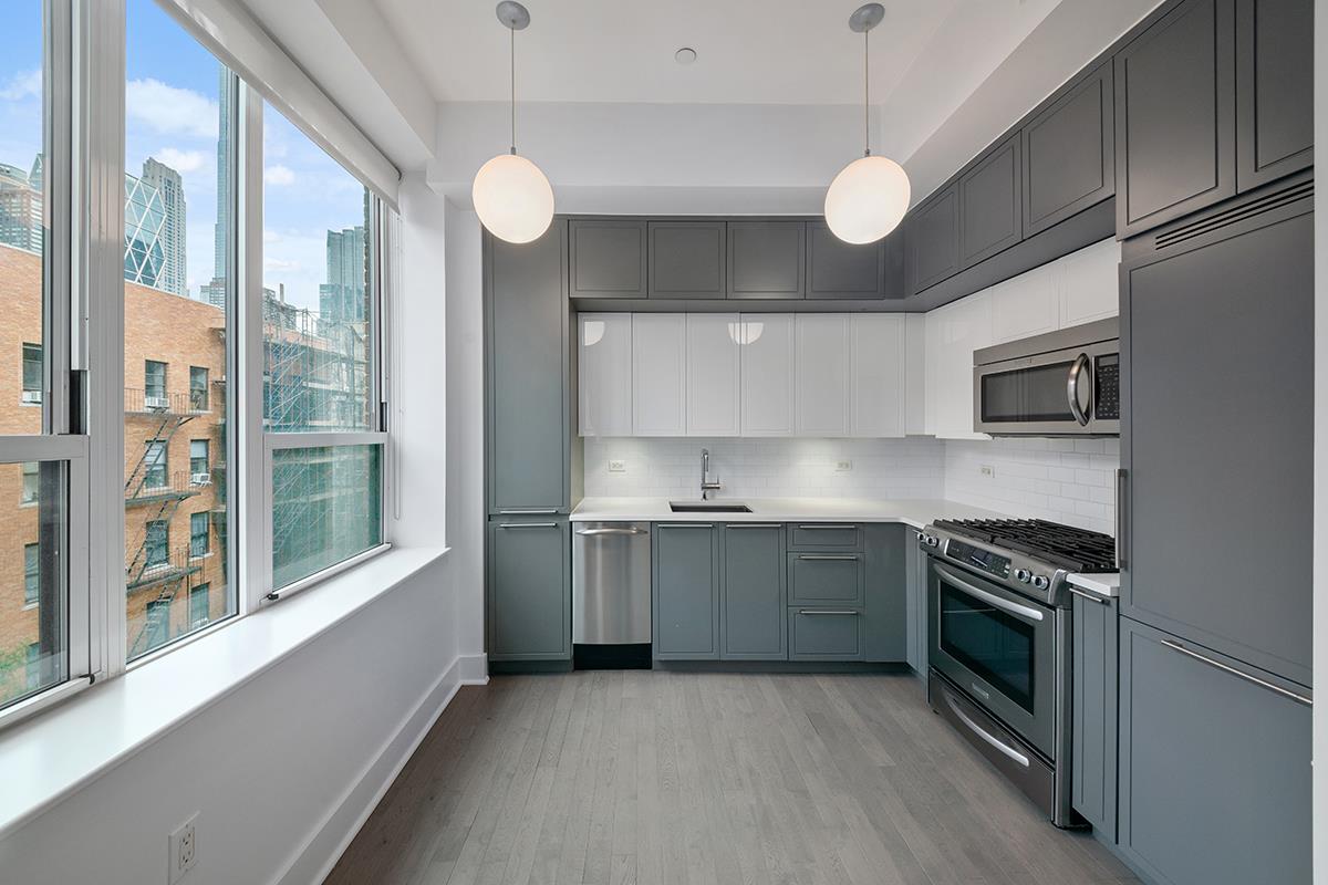 416 West 52nd Street 500 Clinton New York NY 10019
