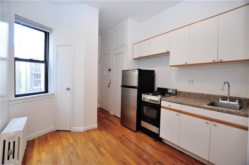 320 West 17th Street 5-RW Chelsea New York NY 10011