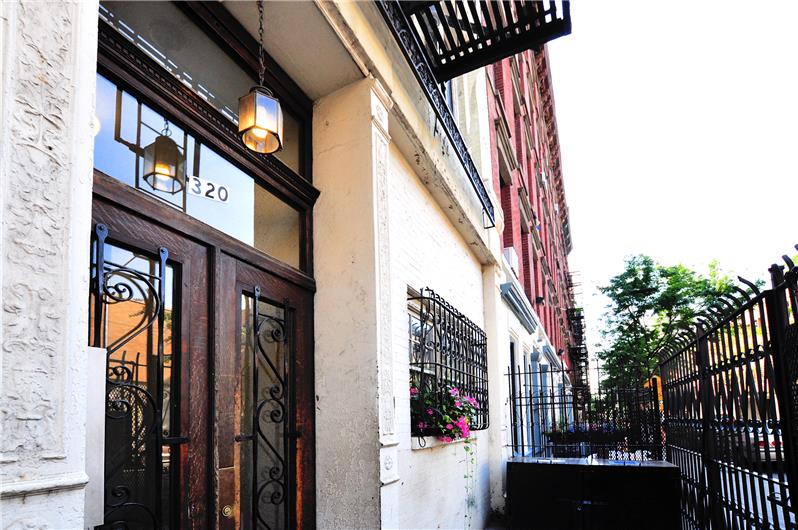 320 West 17th Street 5-RW Chelsea New York NY 10011