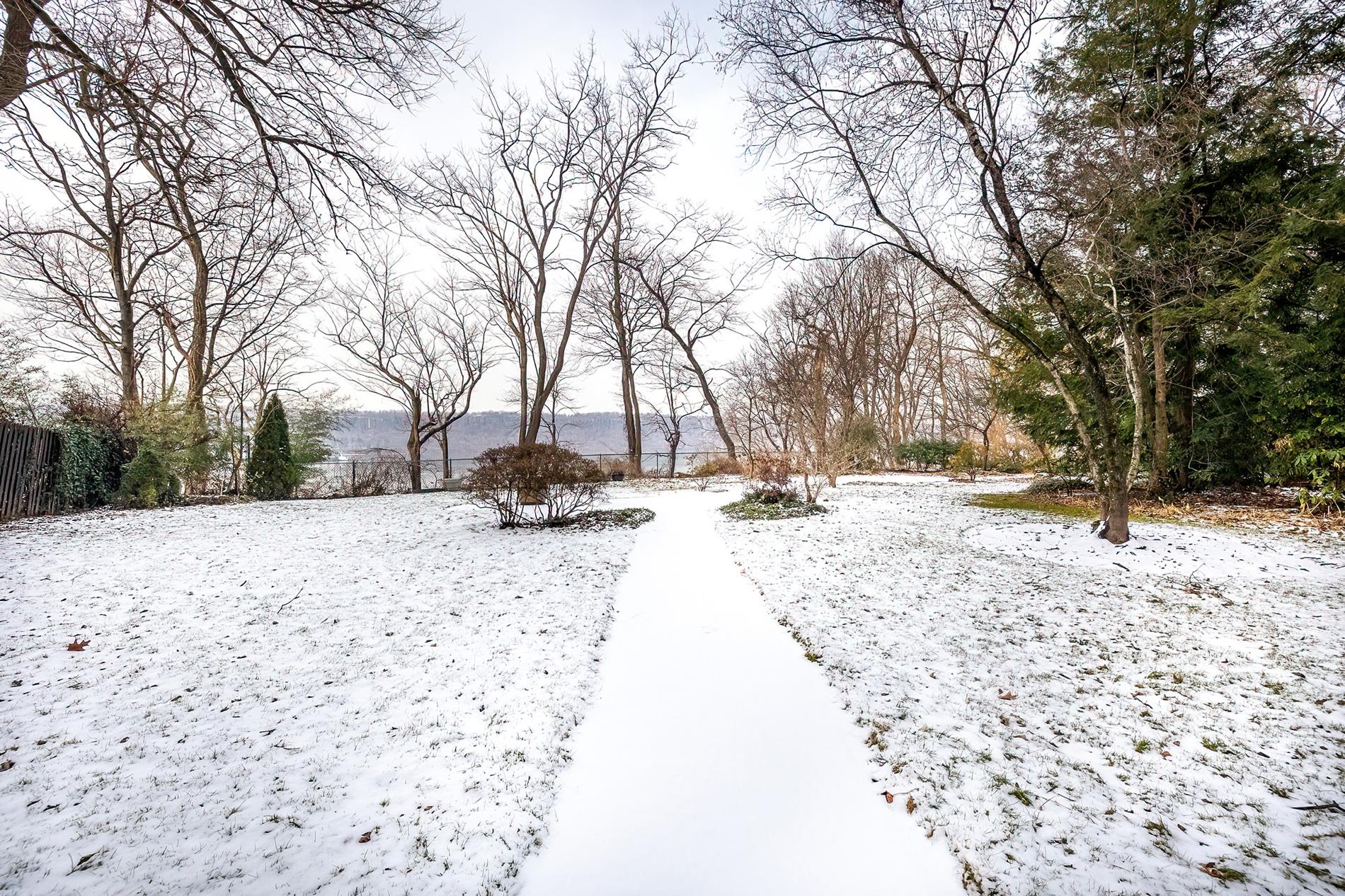 2727 Palisade Avenue 5-A Spuyten Duyvil Bronx NY 10463