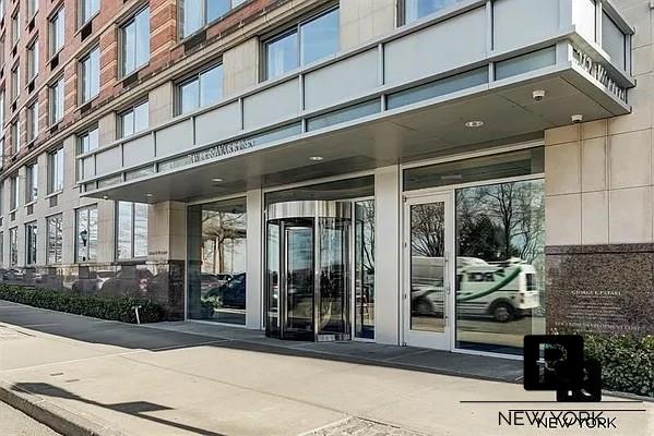 212 Warren Street Battery Park City New York NY 10282