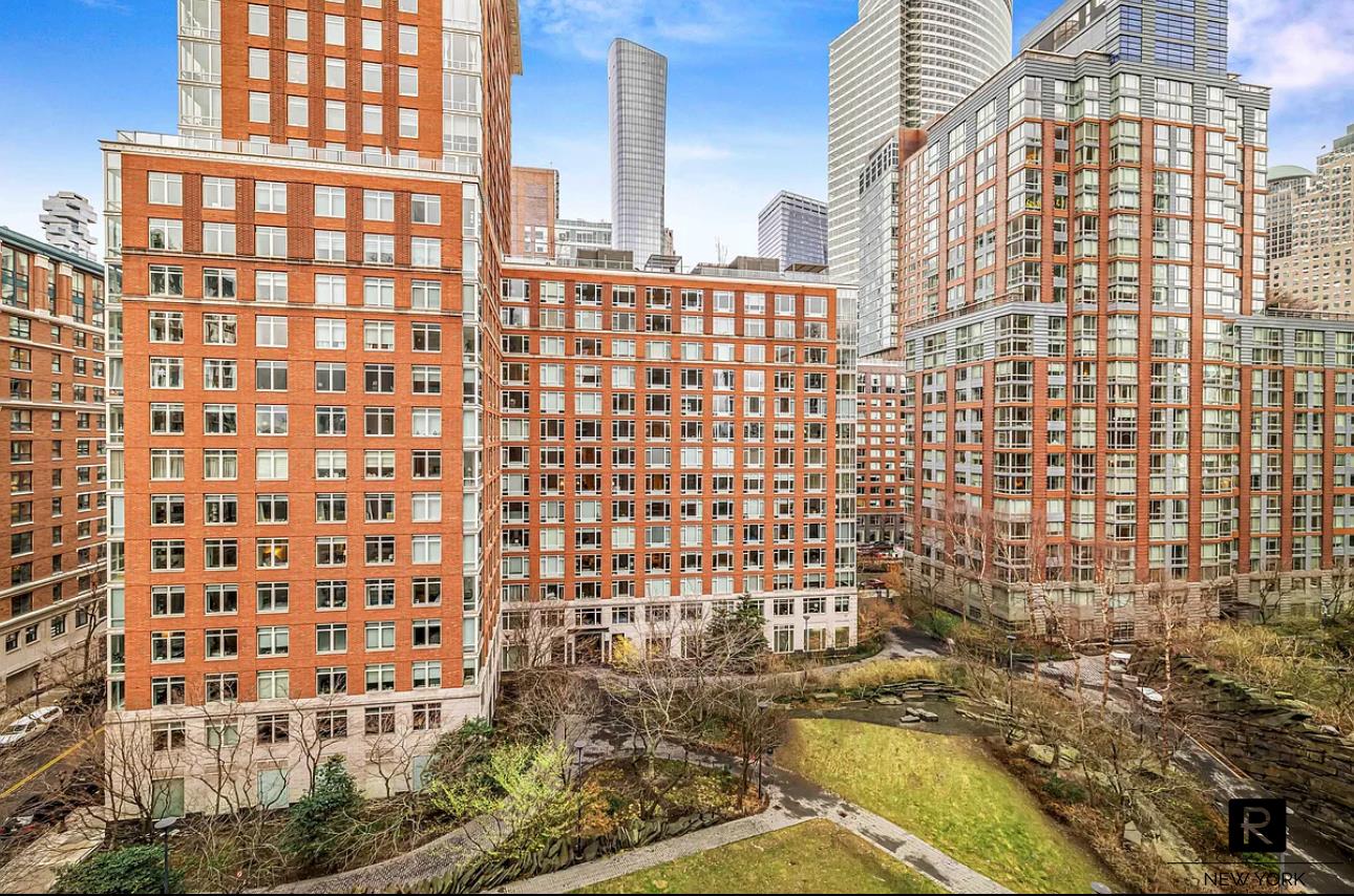 212 Warren Street Battery Park City New York NY 10282