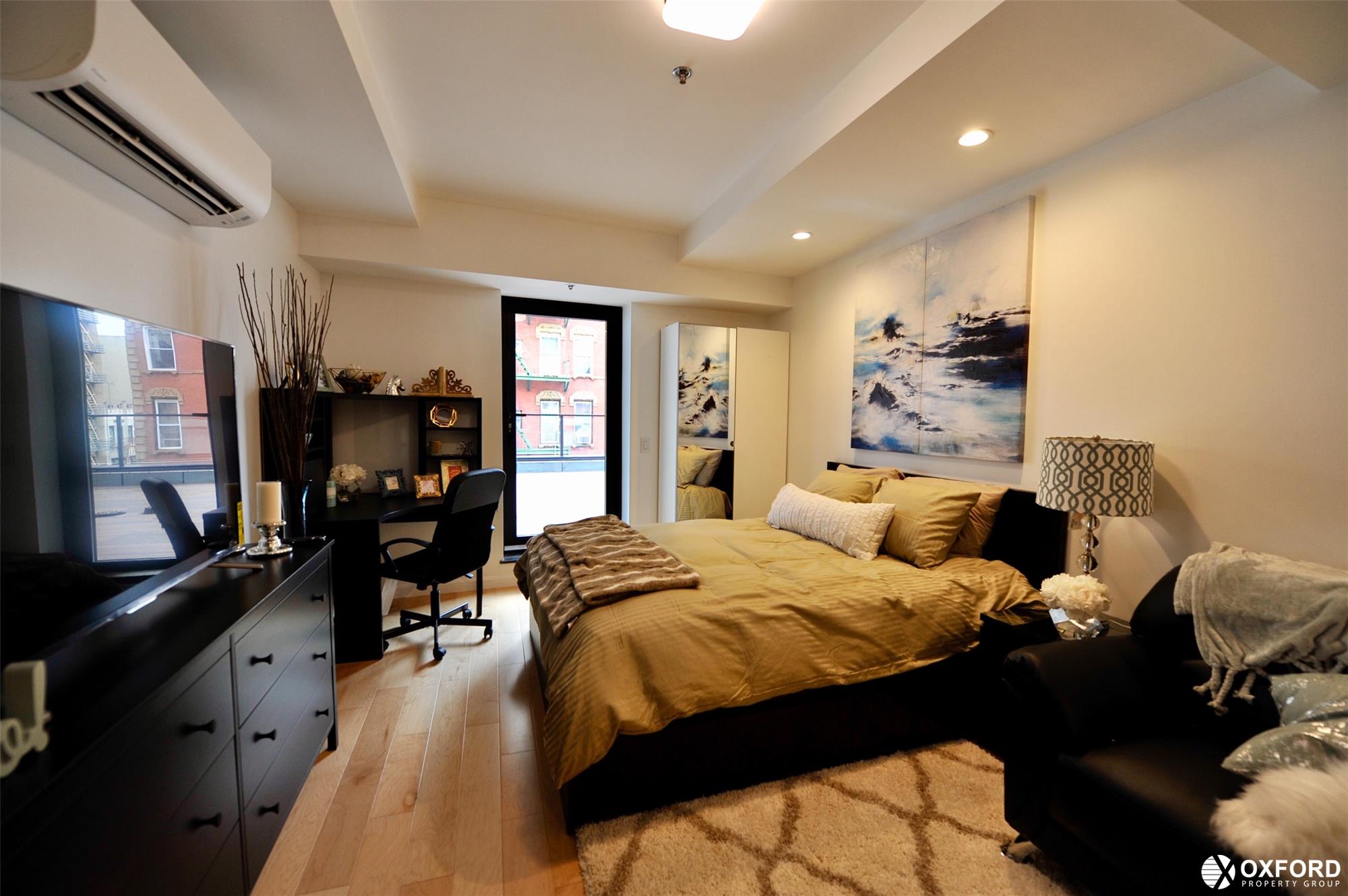 http://www.olr.com/Pictures/Interior_Photo/1686728_int_photo148751929.jpg