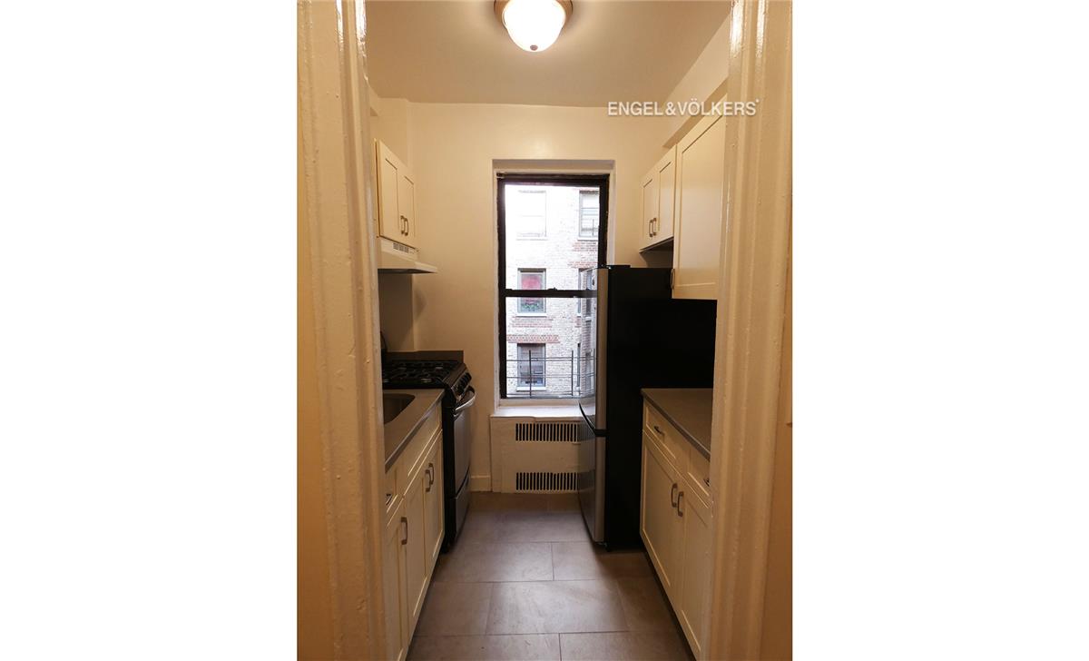 910 Grand Concourse, #4-E