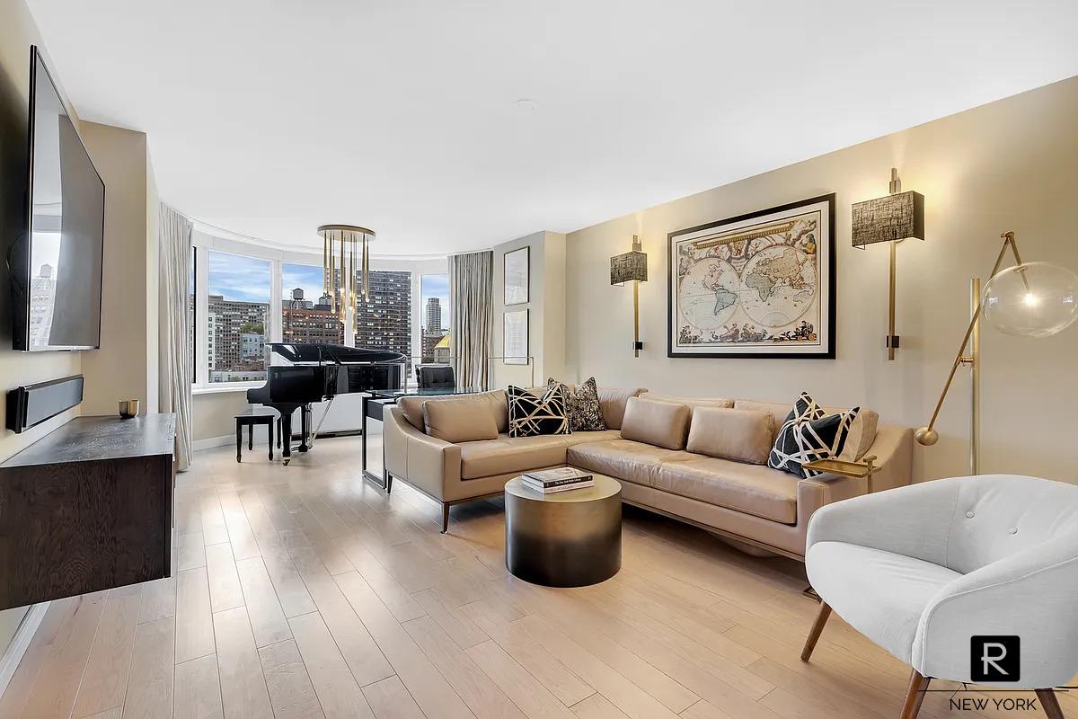 330 East 38th Street Murray Hill New York NY 10016