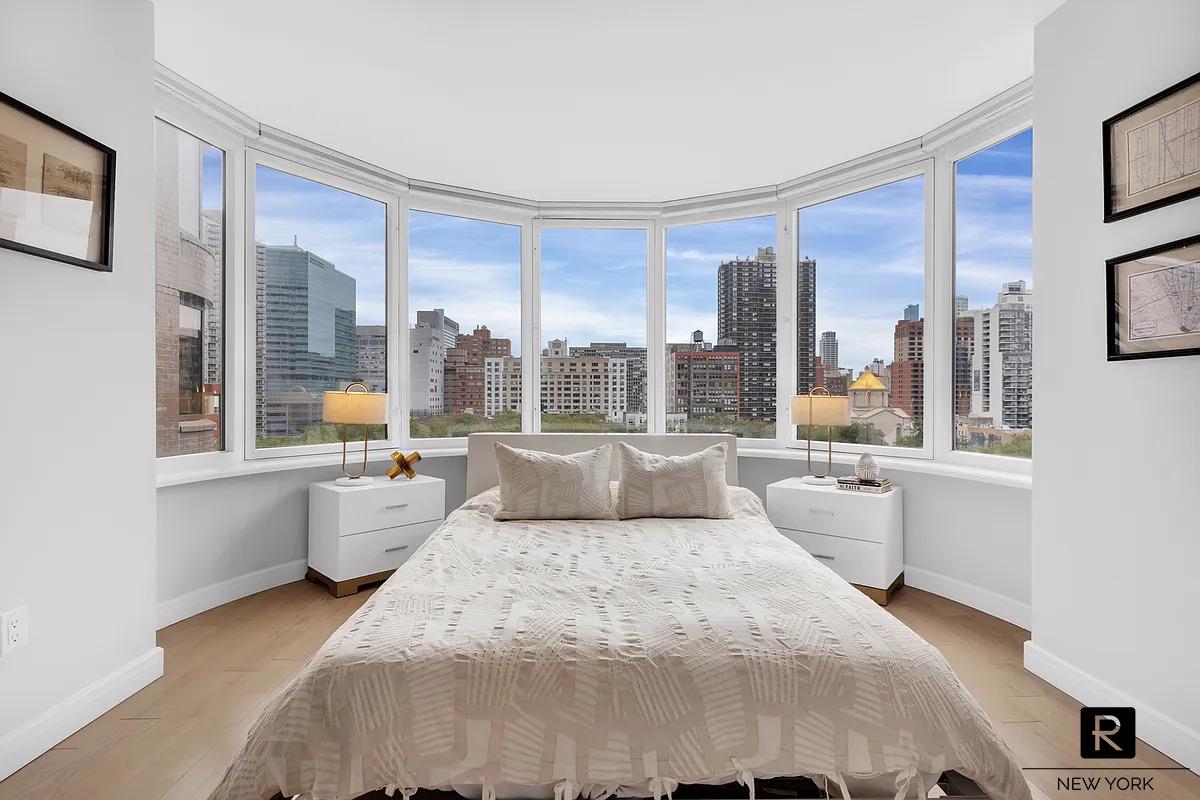 330 East 38th Street Murray Hill New York NY 10016