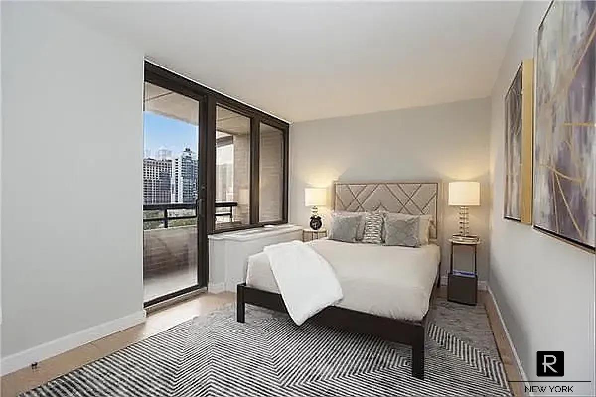 330 East 38th Street 9-AQ Murray Hill New York NY 10016