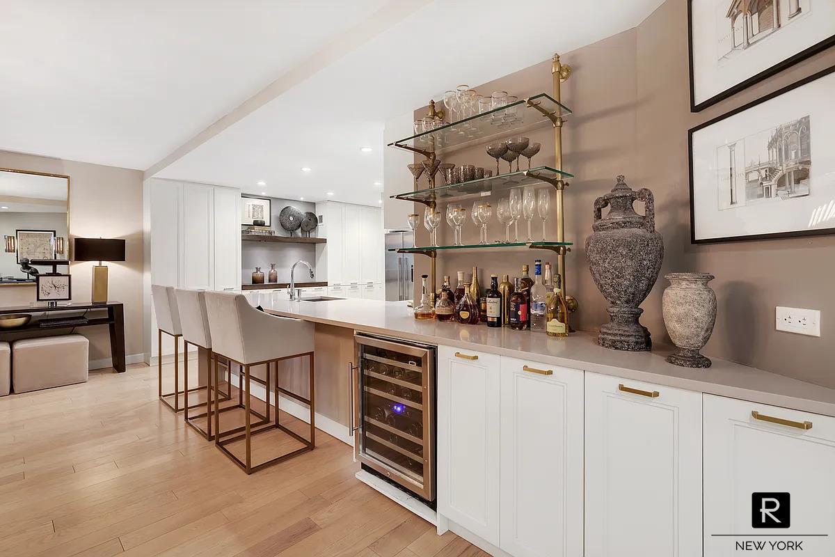 330 East 38th Street Murray Hill New York NY 10016
