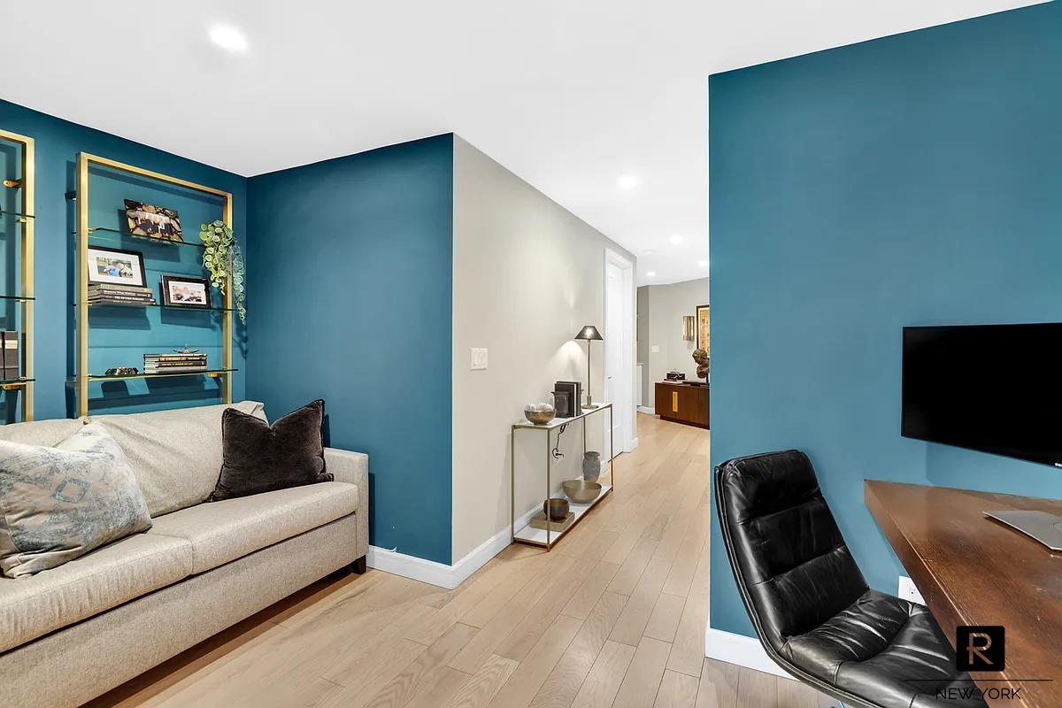 330 East 38th Street Murray Hill New York NY 10016