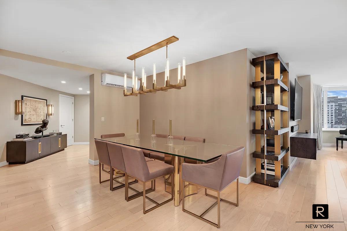 330 East 38th Street Murray Hill New York NY 10016