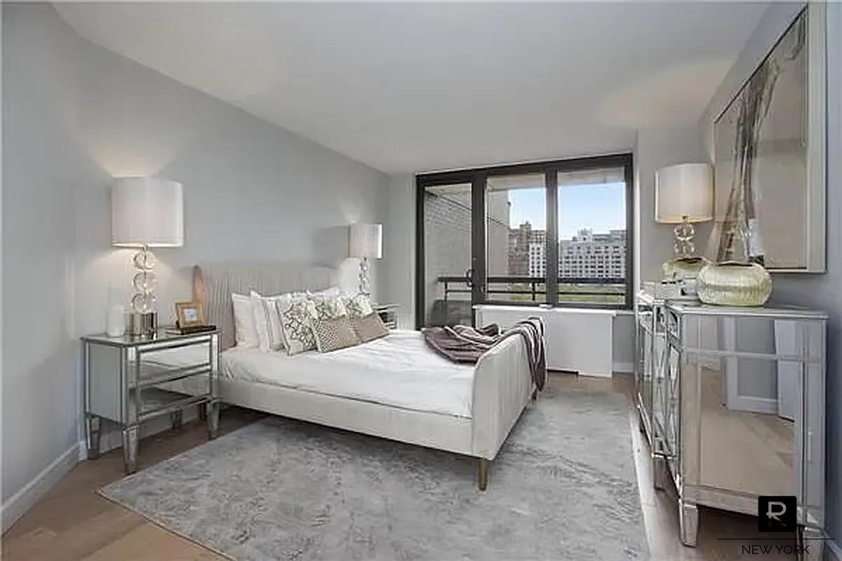 330 East 38th Street Murray Hill New York NY 10016