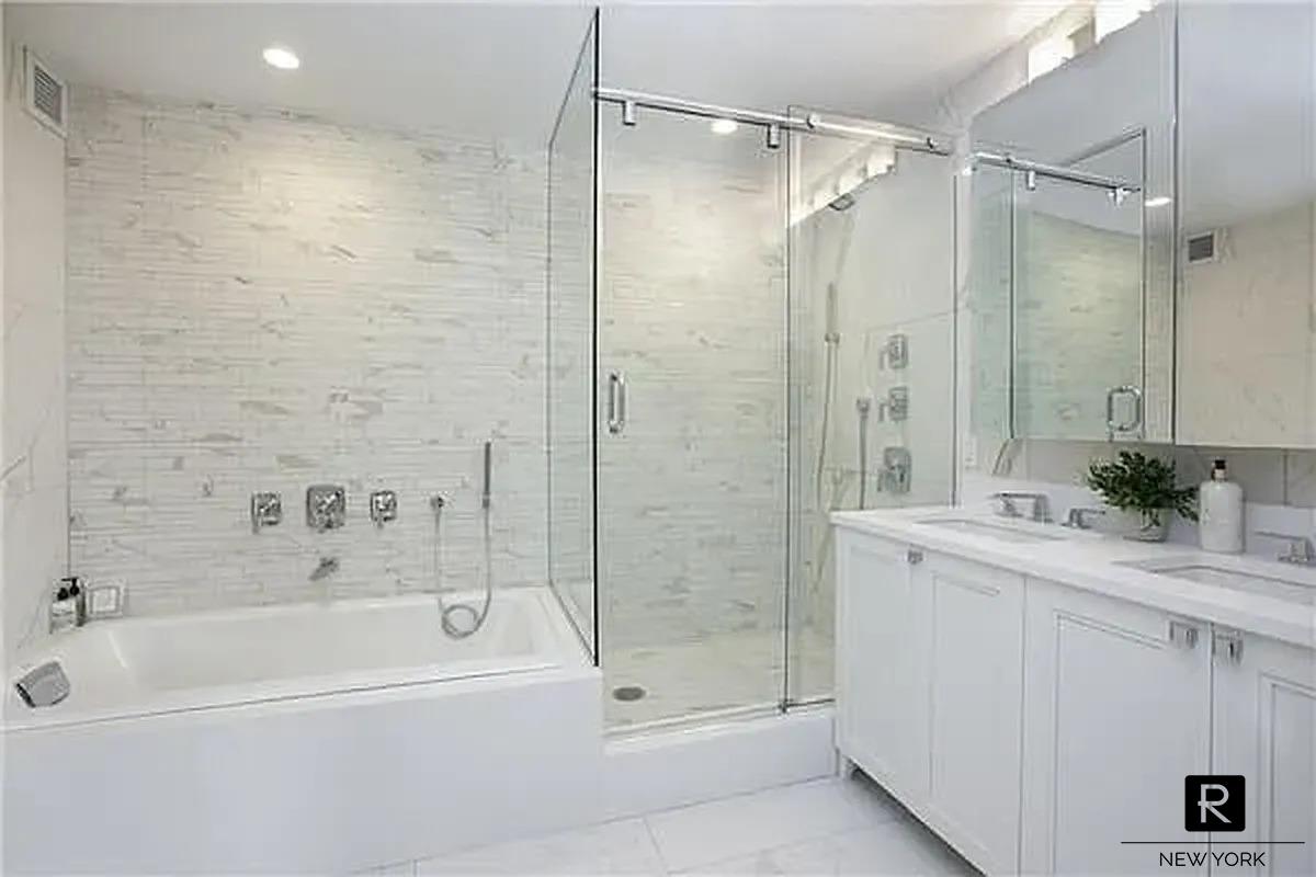 330 East 38th Street Murray Hill New York NY 10016