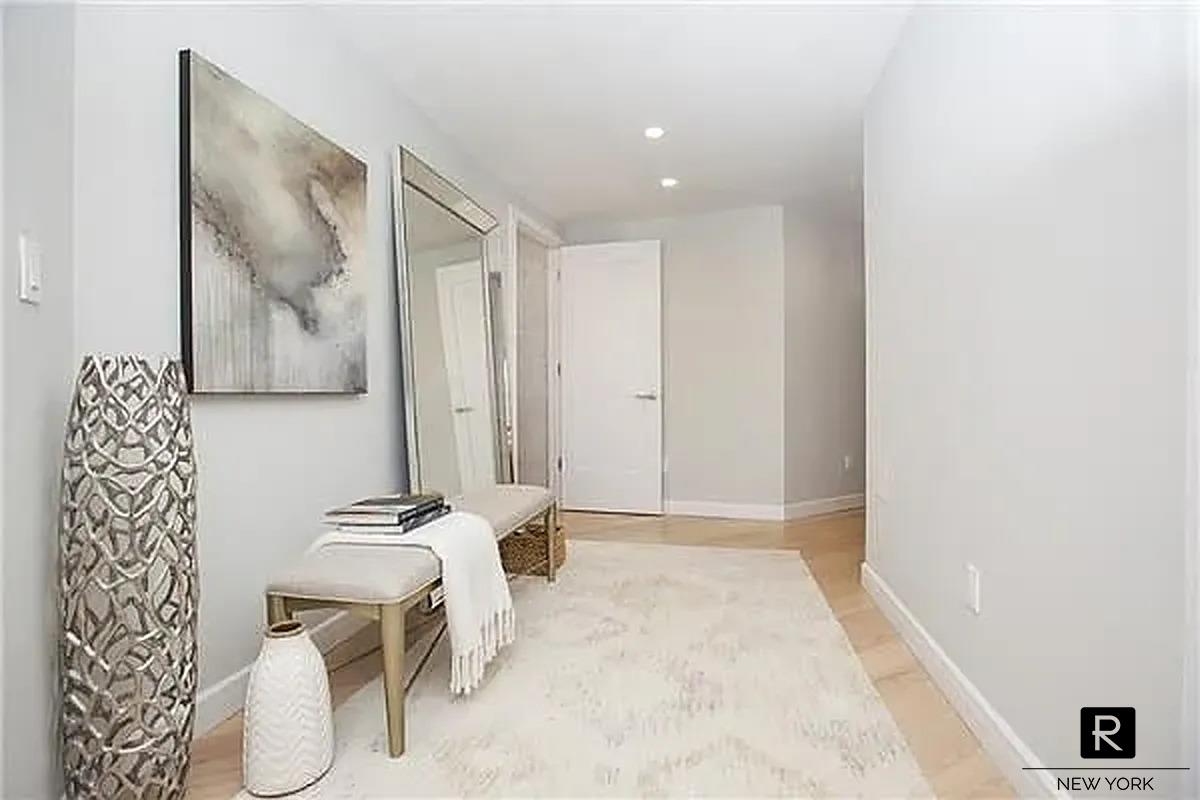 330 East 38th Street Murray Hill New York NY 10016