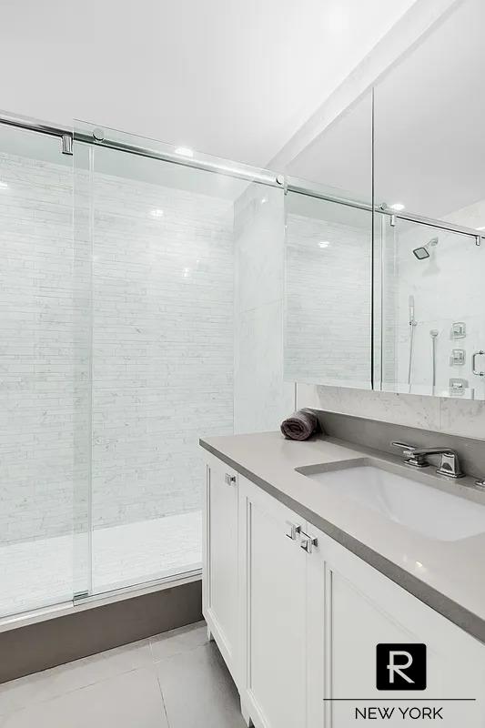 330 East 38th Street Murray Hill New York NY 10016