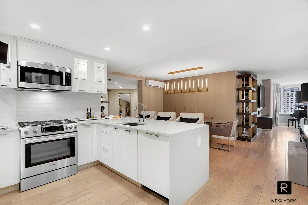 330 East 38th Street Murray Hill New York NY 10016