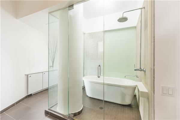 27-28 Thomson Avenue 438 Long Island City Queens NY 11101