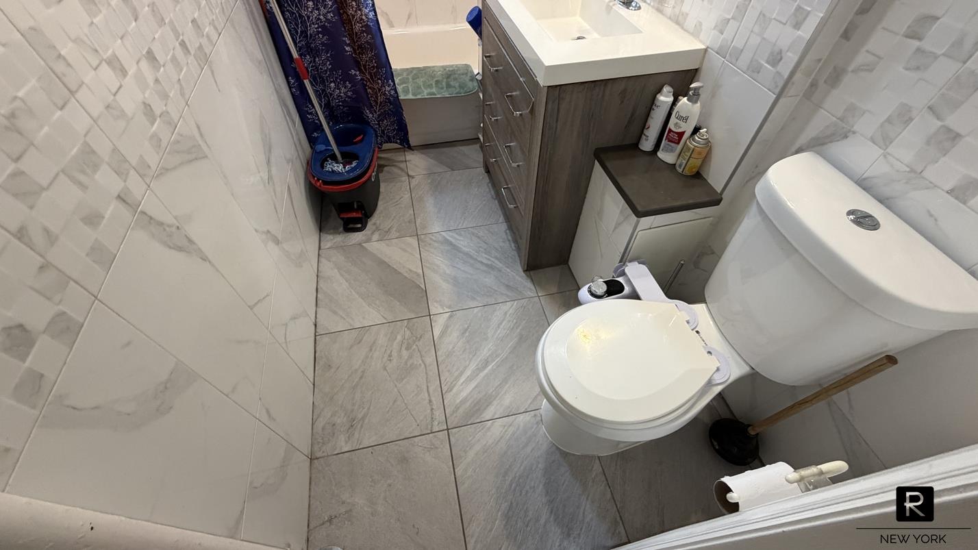 88-10 34th Avenue 2-F Jackson Heights Queens NY 11372