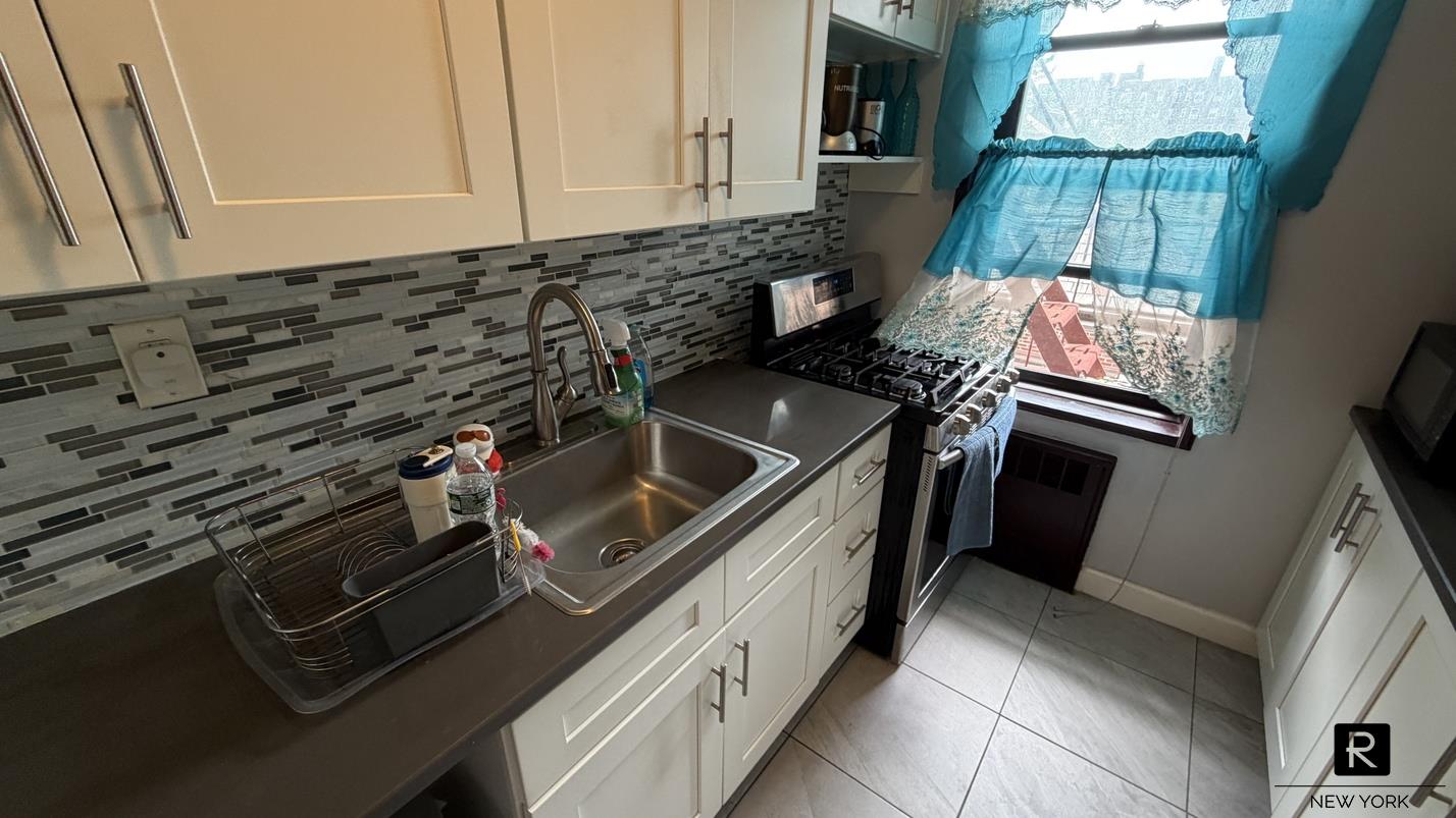 88-10 34th Avenue 2-F Jackson Heights Queens NY 11372